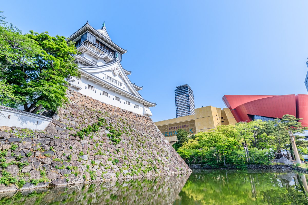 北九州市の小倉城と緑